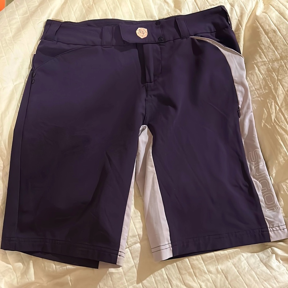 Sugoi mountain bike shorts size M